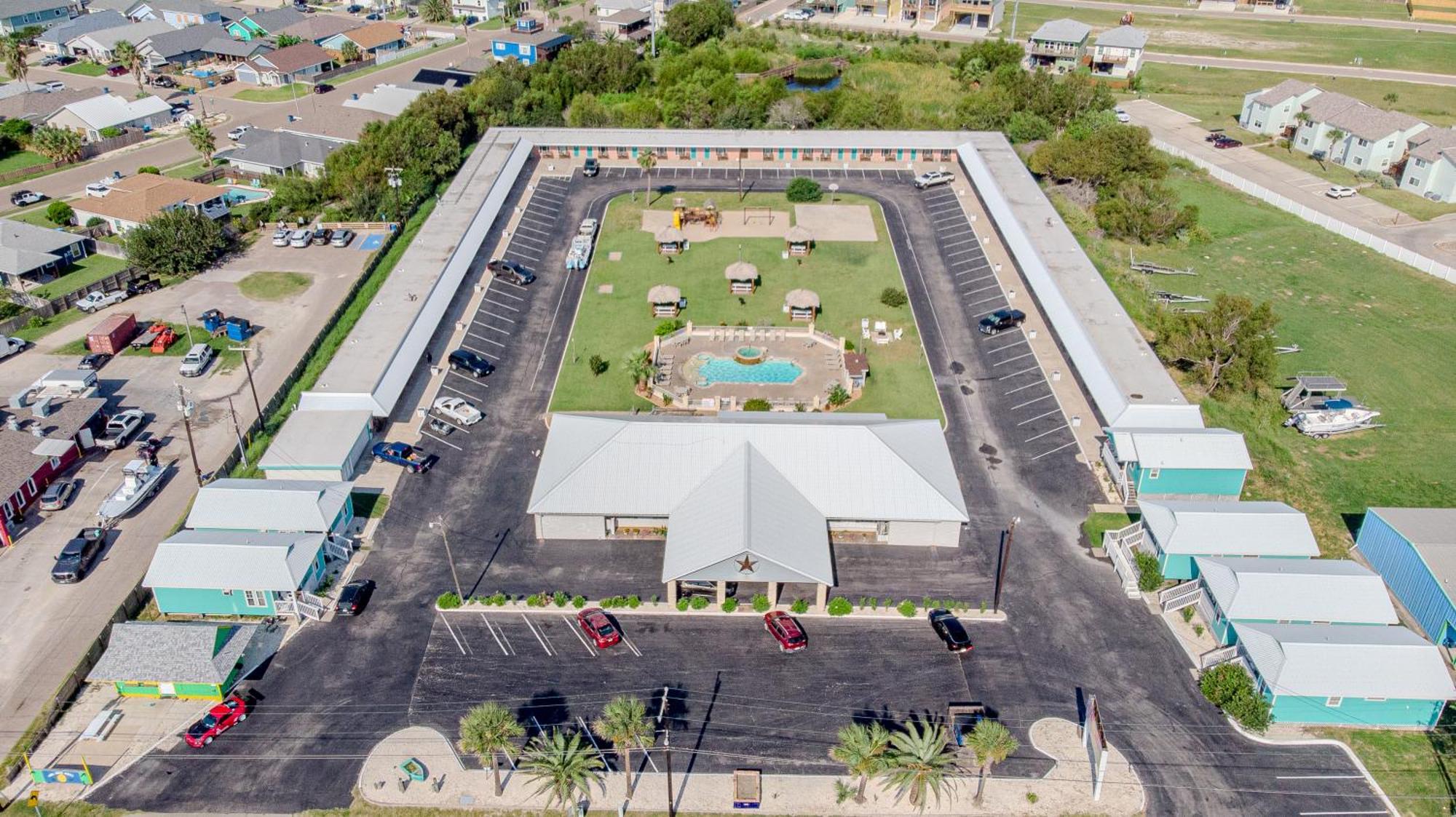 Shark Reef Resort Motel & Cottages Port Aransas Exterior photo
