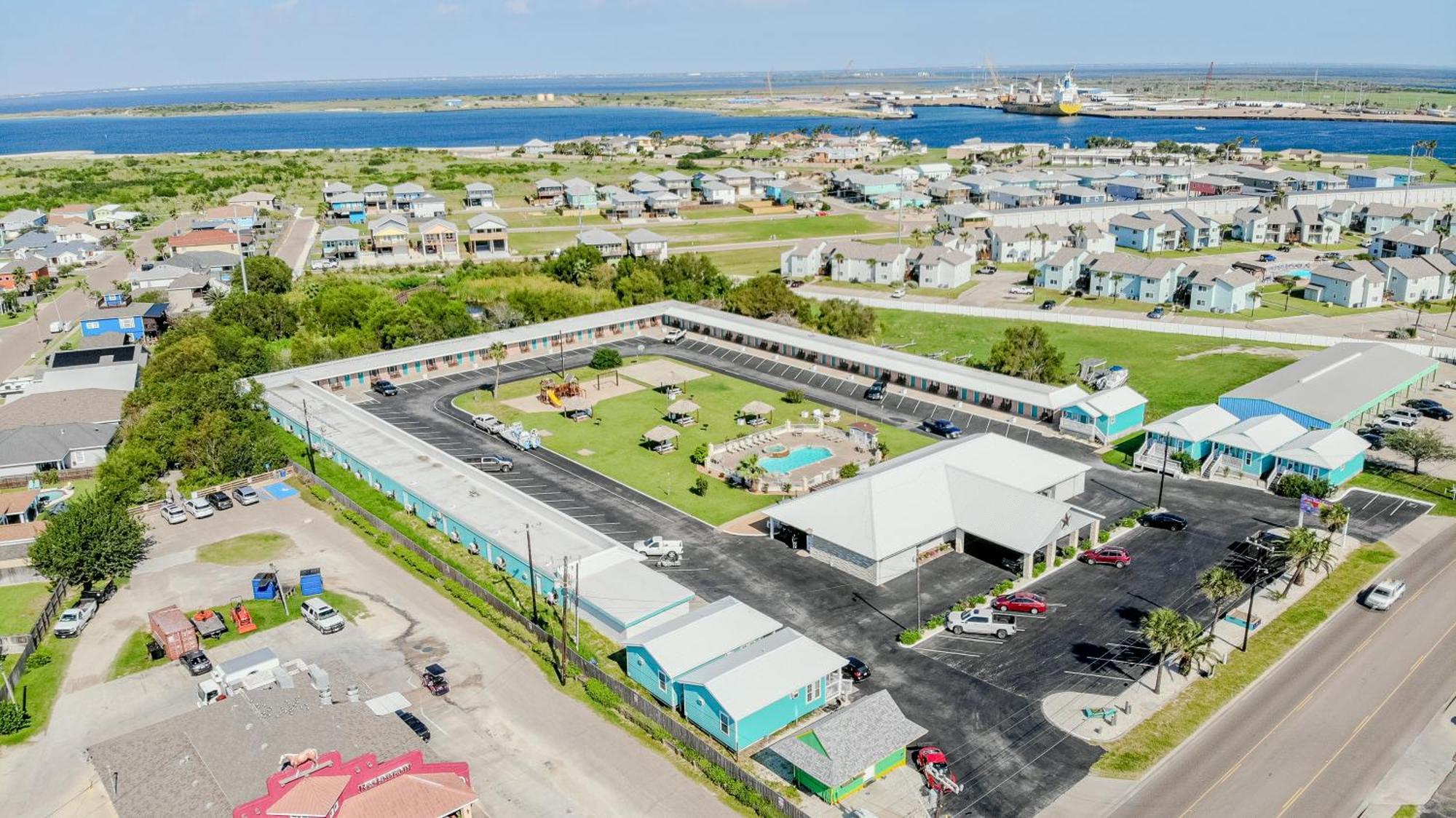 Shark Reef Resort Motel & Cottages Port Aransas Exterior photo